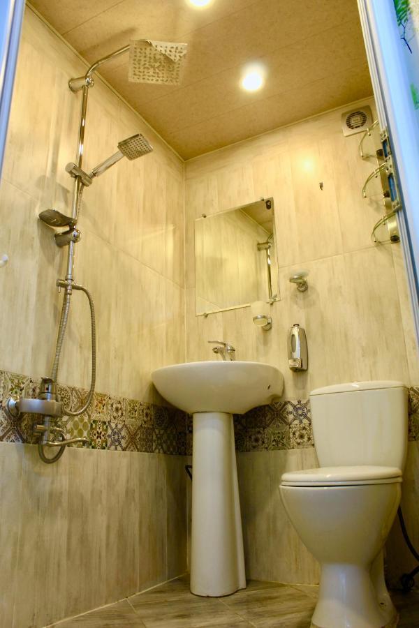 Tiny Old Tbilisi Apartment Екстериор снимка