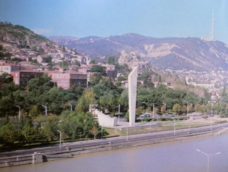 Tiny Old Tbilisi Apartment Екстериор снимка